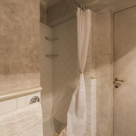 Santa Trinita Deluxe Apartamento